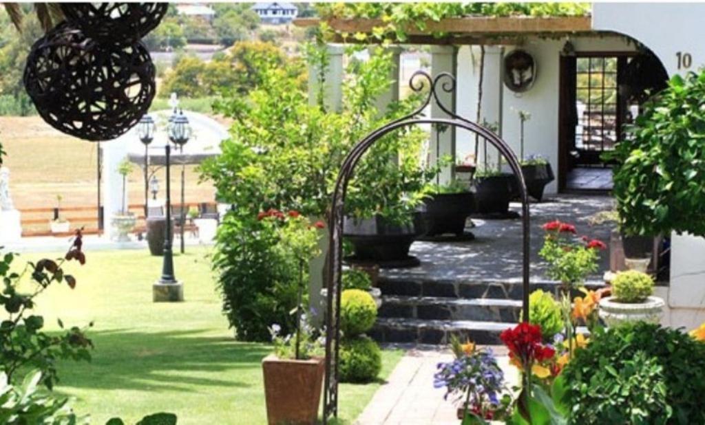 Terra Bianca Hotel Oudtshoorn Exterior photo